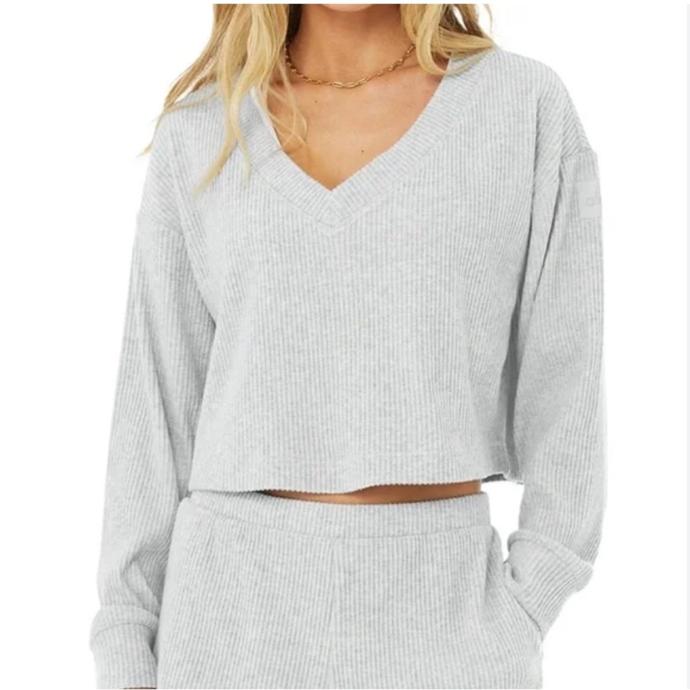 ALO Yoga Light Gray Muse V-Neck Pullover